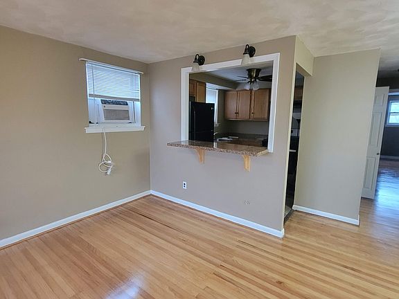 4th image of 9448 Lansford St Floor 1