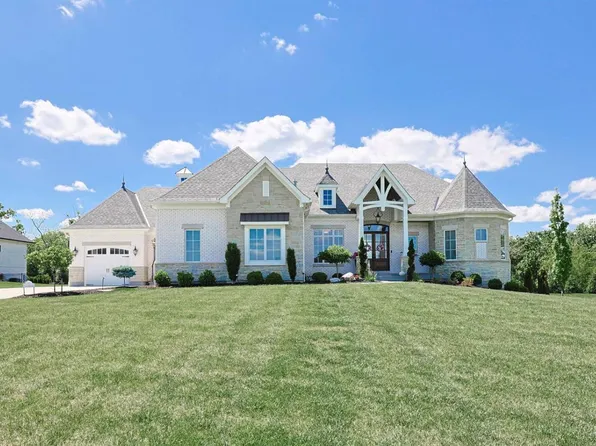 5 Old Orchard Ln, Cincinnati, OH 45242