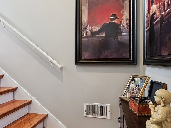 3rd image of 200 Vista Ct #200