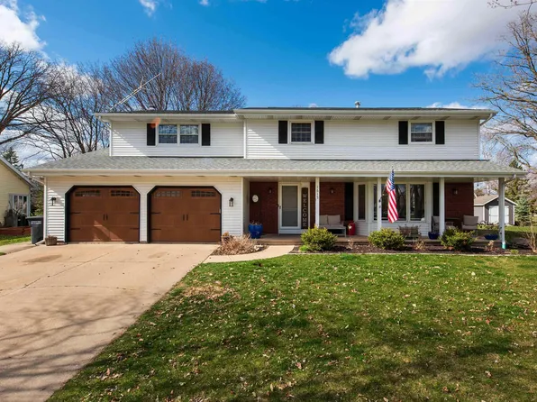 1615 Crestview Dr, Oshkosh, WI 54904