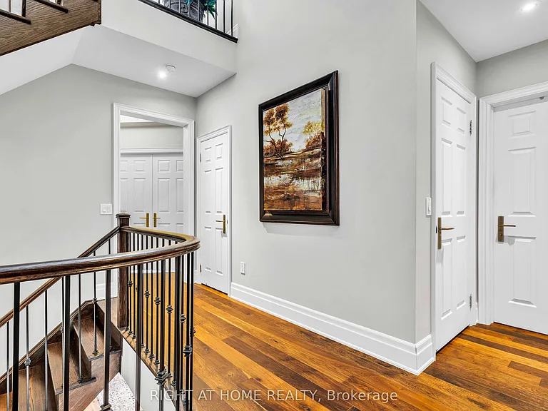 184 Dorval Dr — Photo 23