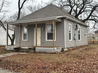 214 N Adams St, Nevada, MO 64772