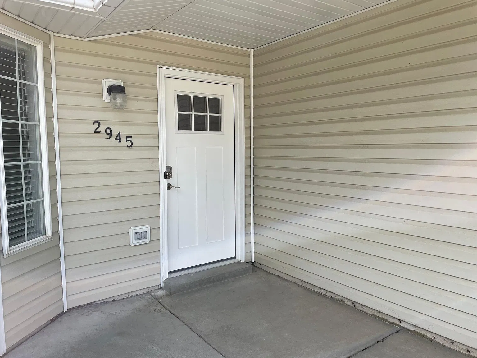 4 bed, 1636 sqft, $2,400 — Photo 2