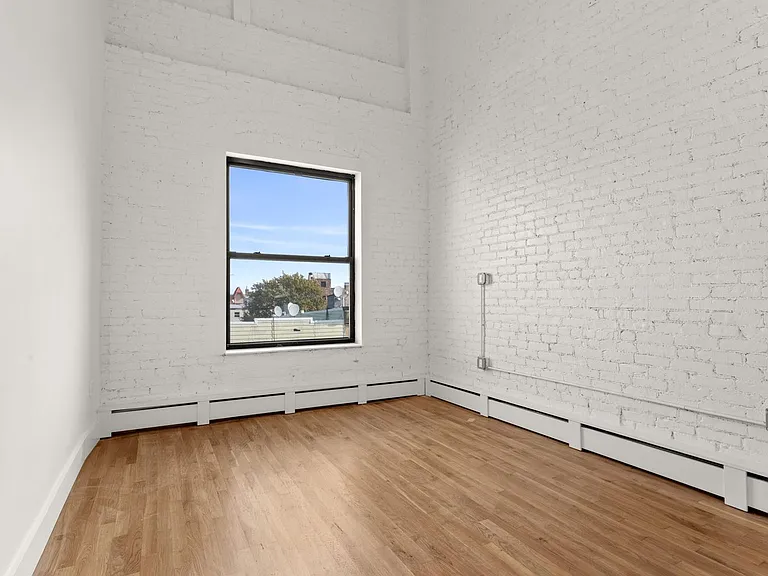 717 Manhattan Ave #4A — Photo 13