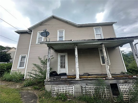 3rd image of 109 3rd St