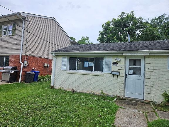 2nd image of 1374 Terrace St