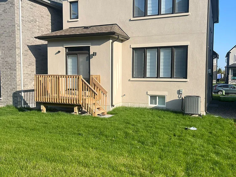 30 Northrop Ave — Photo 25