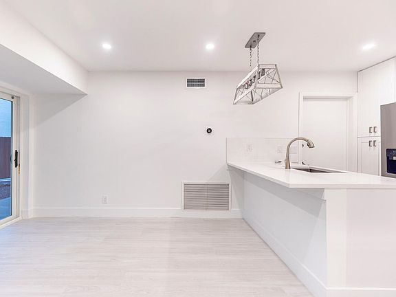 5th image of 7860 Stanway Pl W #W