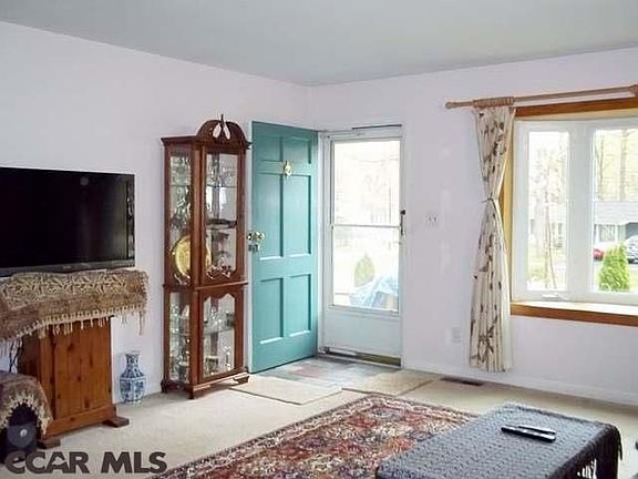 4th image of 2054 Highland Dr