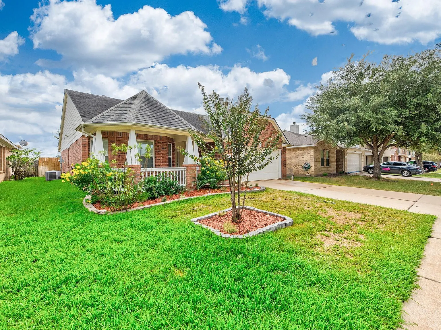 3 bed, 2.0 bath, 1724 sqft, $1,950 — Photo 3