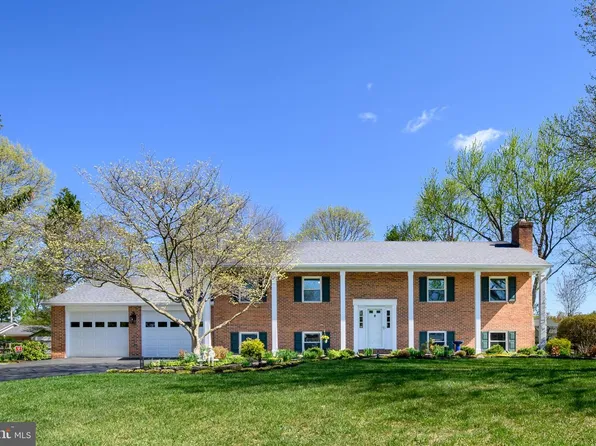 10630 Hesperian Dr, Laurel, MD 20723