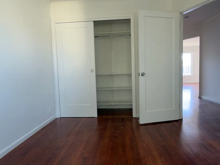 2027 Lawton St — Photo 9