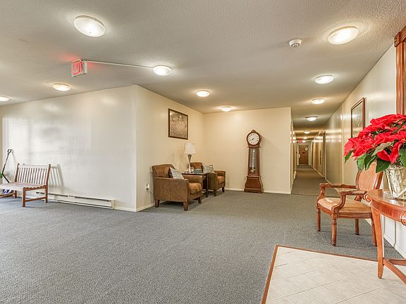 925 Longbrook Avenue