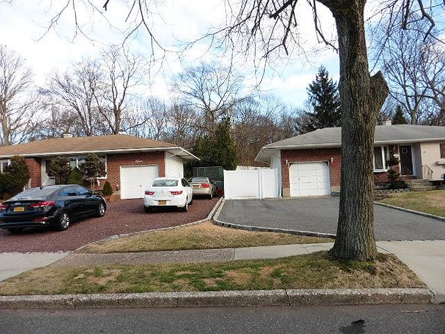 2nd image of 15 August Cres