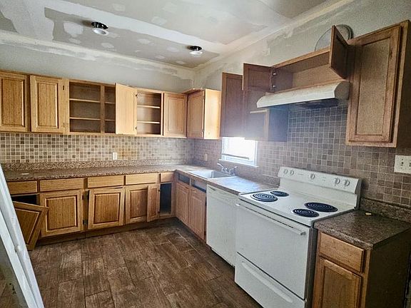 4th image of 931 Kenmore Rd