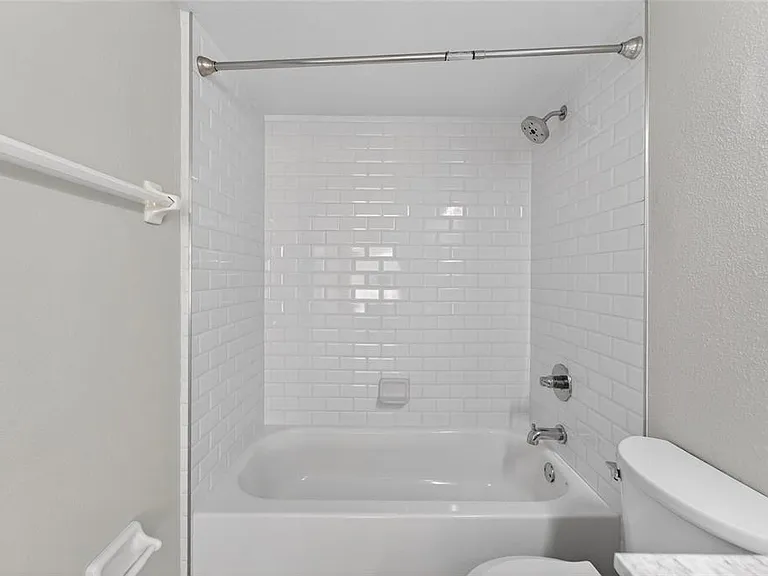 658 Green Valley Rd #B3 — Photo 39