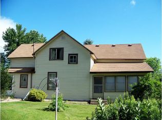 209 3rd St SE, Braham, MN 55006