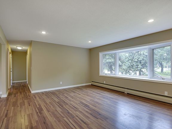 4th image of 6501 Lucia Ln NE