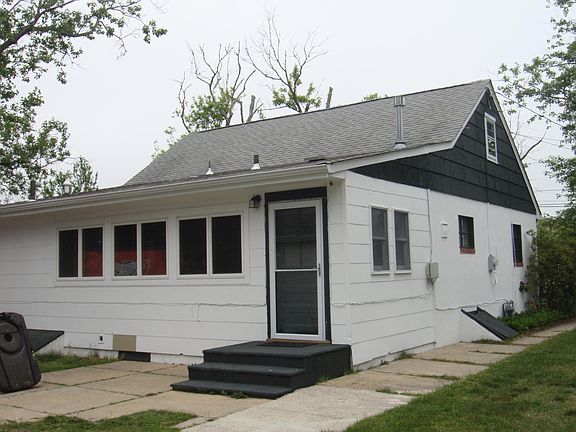 4th image of 2407 3rd Ave