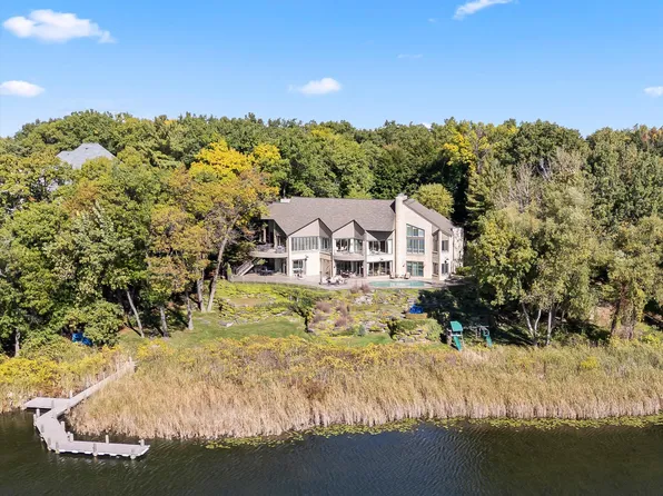 1735 Heron Ridge Dr, Bloomfield Hills, MI 48302