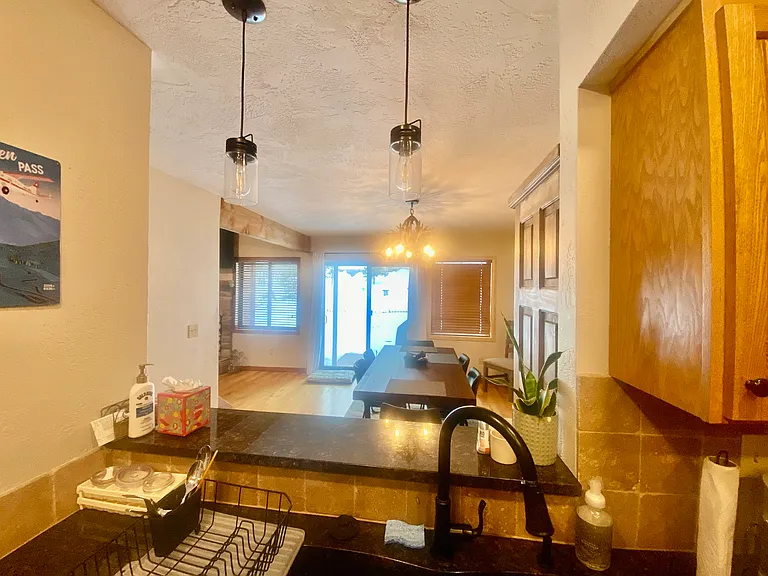 141 N Side Cir — Photo 8