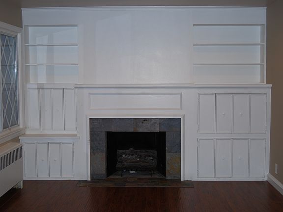 Gas fireplace with built ins