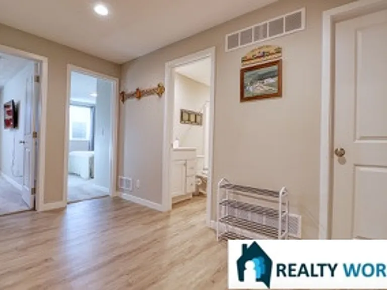 4547 Lewis Ave — Photo 13