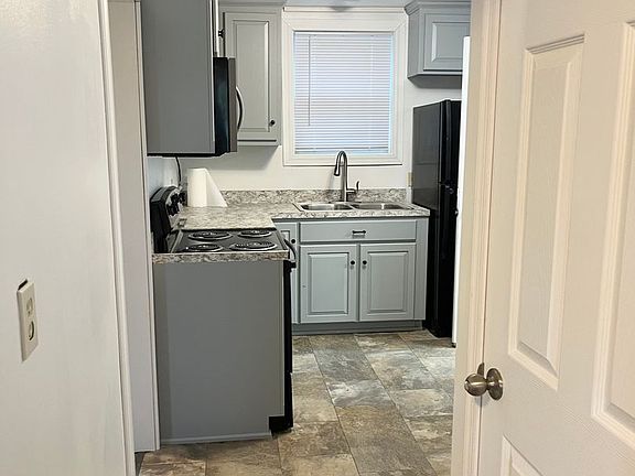5th image of 1335 Edenville Rd