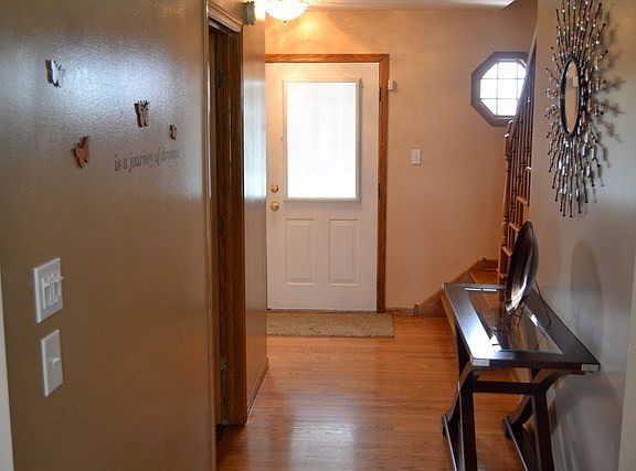 4th image of 17031 Woodstock Dr
