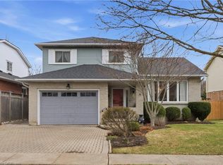 3 Elderwood Dr, Saint Catharines, ON L2S 3E9