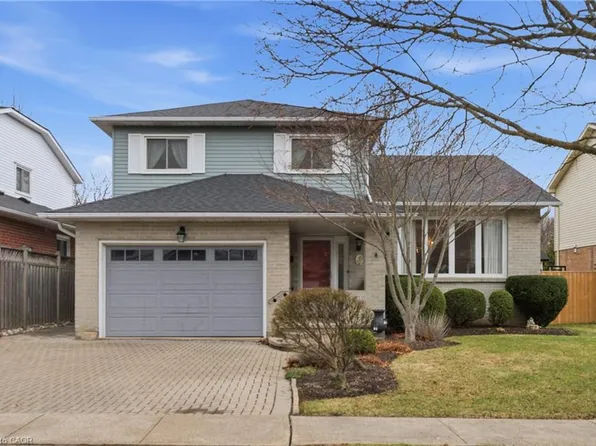 3 Elderwood Dr, Saint Catharines, ON L2S 3E9