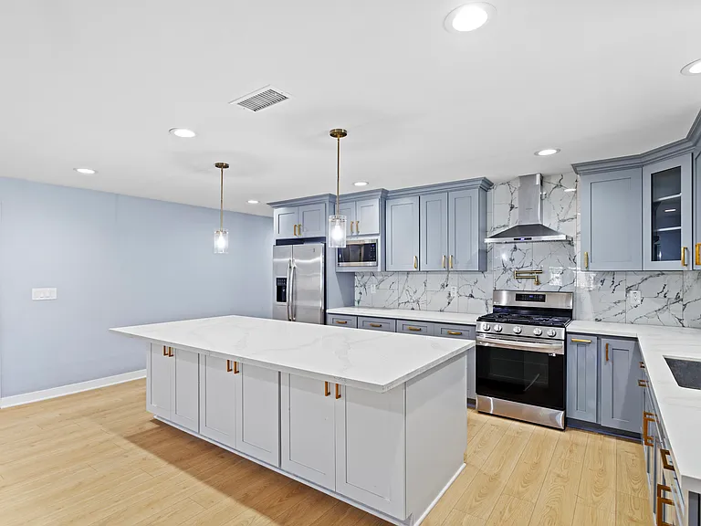 8996 Newport Ave — Photo 13