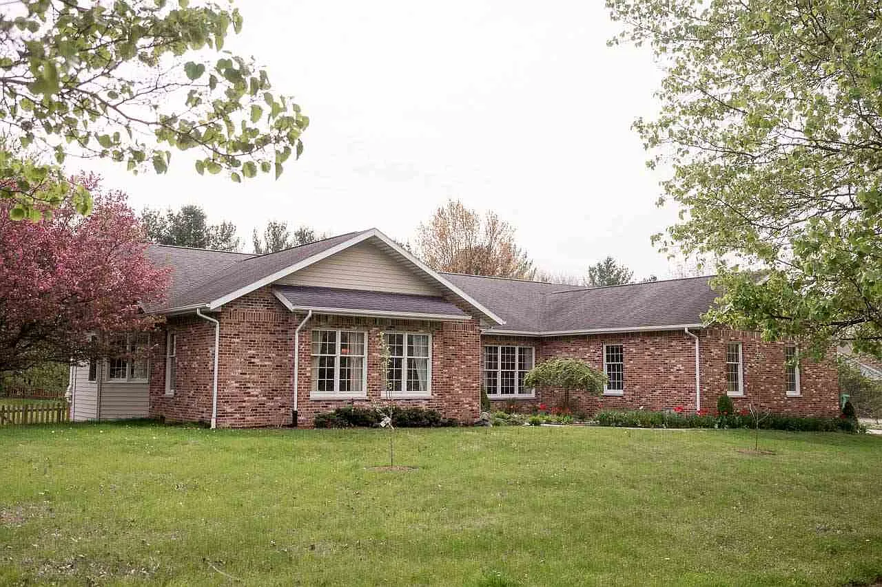 1106 E Benson Ct photo 1