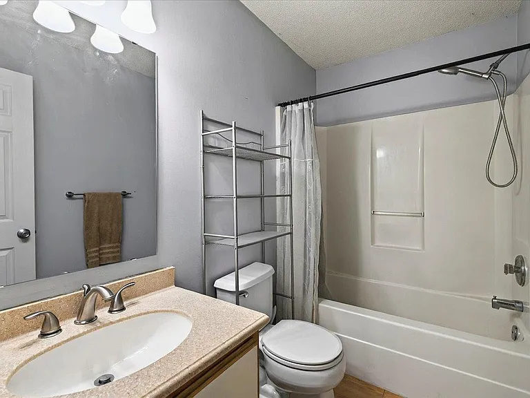 3001 Oak Park Ct #A — Photo 31