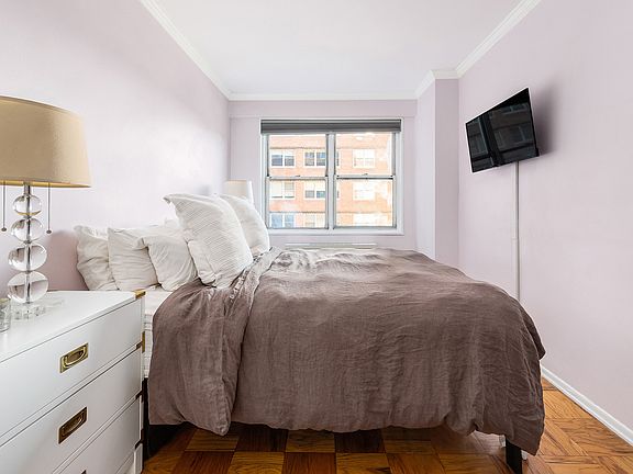 3rd image of 10 W 15th St APT 1003