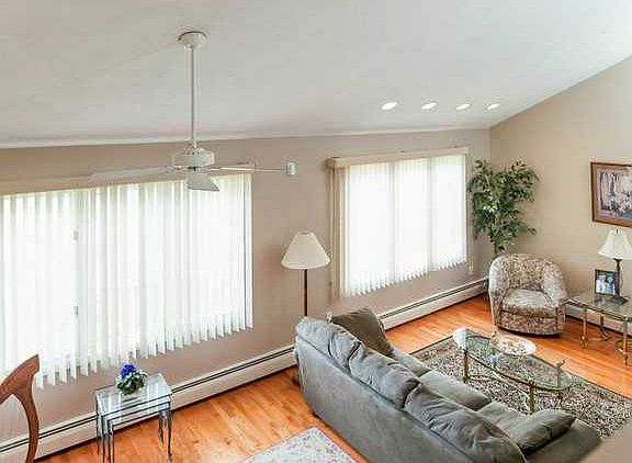 3rd image of 155 Sturbridge Dr
