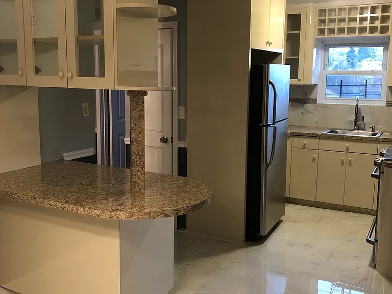 4108 Hill Ave #3 — Photo 4
