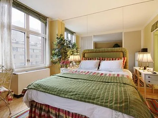 Rented by Peter Ashe | media 11