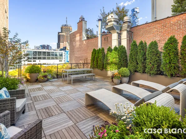 60 Collister Street image 2 of 21