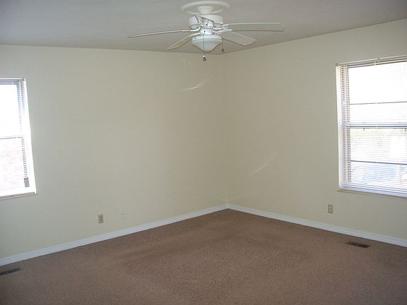4th image of 8208 Elderberry Dr