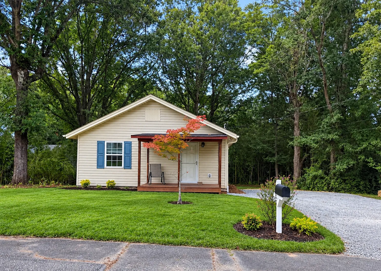 2 bed, 842 sqft, $1,400 — Photo 1
