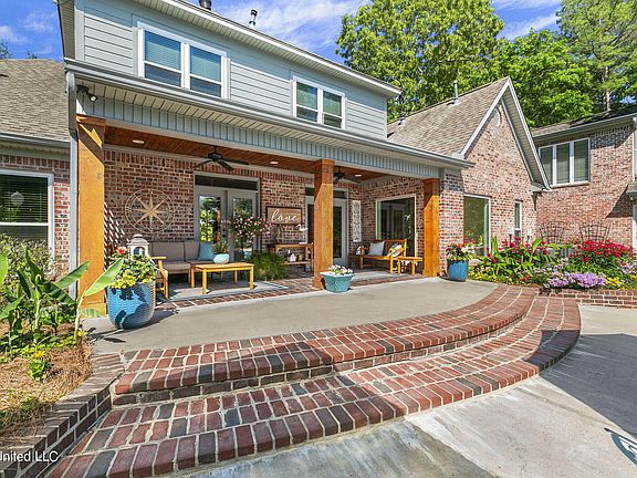 4th image of 306 Westminster Ct