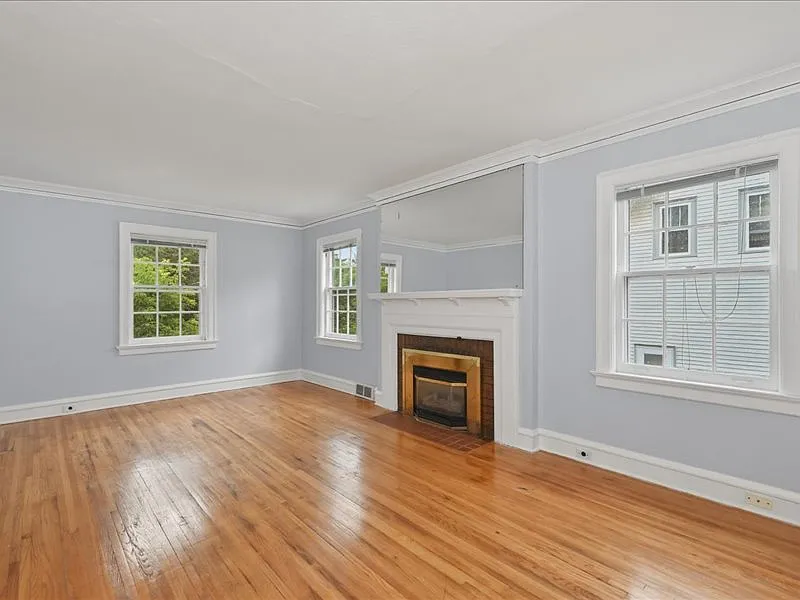 3 bed, 2.0 bath, 1844 sqft, $2,250 — Photo 4