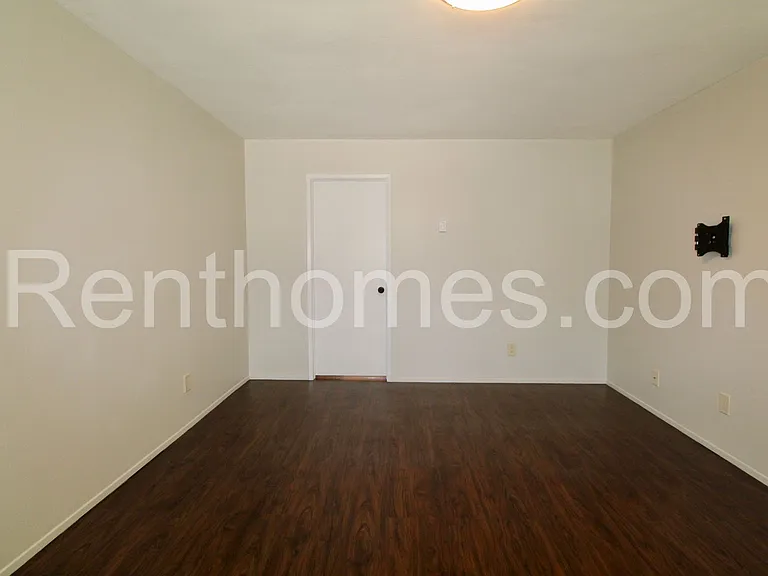 8150 Lemon Ave #114 — Photo 4