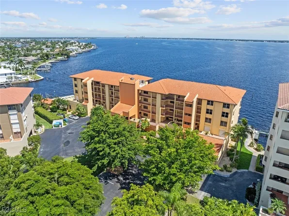 4015 SE 20th Pl APT 206, Cape Coral, FL 33904