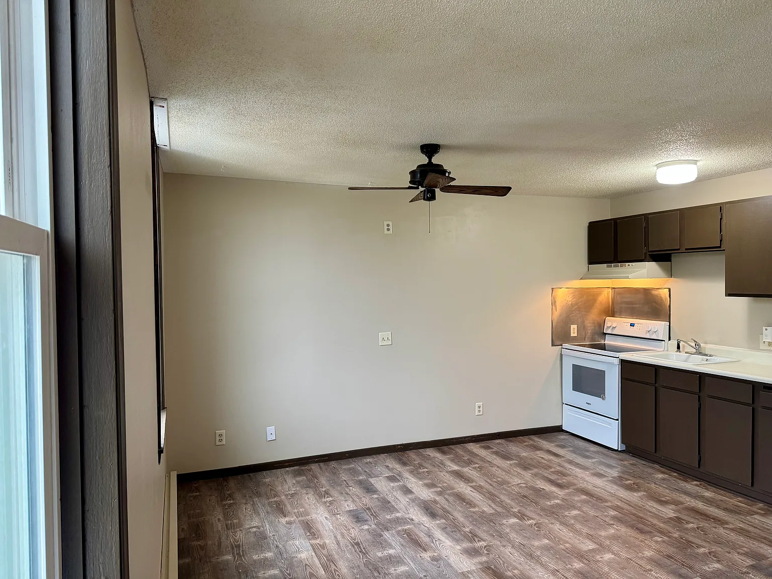 Studio, $650 — Photo 2