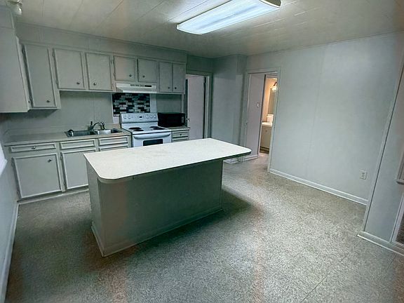 4th image of 3626 Evergreen Dr #A