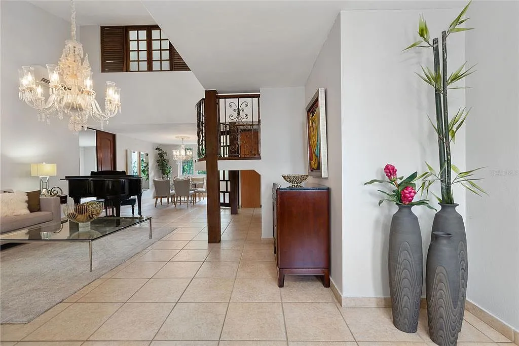 6 bed, 5.5 bath, 3866 sqft, $9,000 — Photo 4