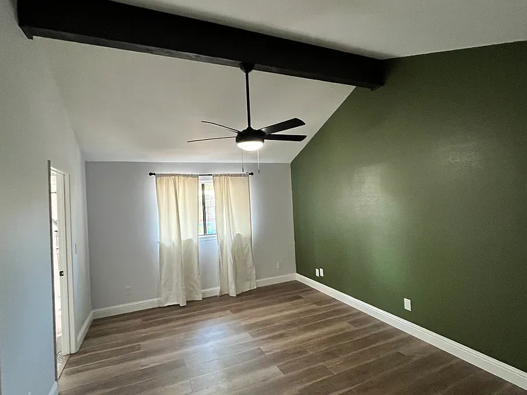 2197 E Pryor Dr — Photo 2