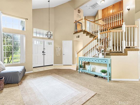 4th image of 39885 Wild Canary Ln